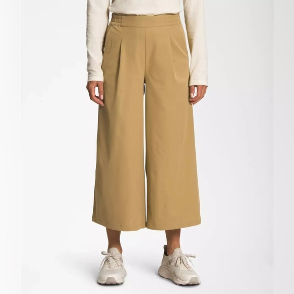 The North Face Wide Leg Cropped Relaxed Fit Pants - Picture 1 of 9